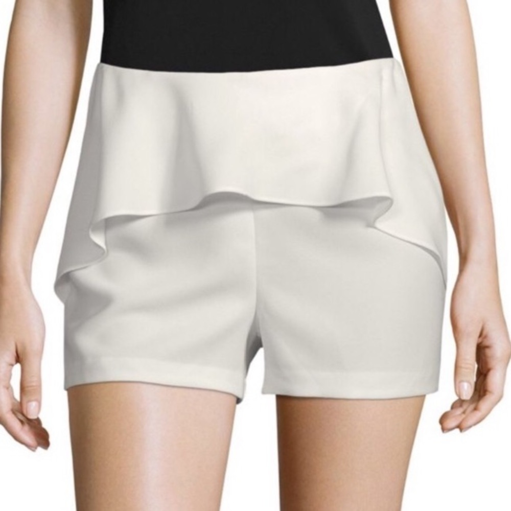 Scripted Front Ruffle Shorts - Cream - Women’s Large NWT